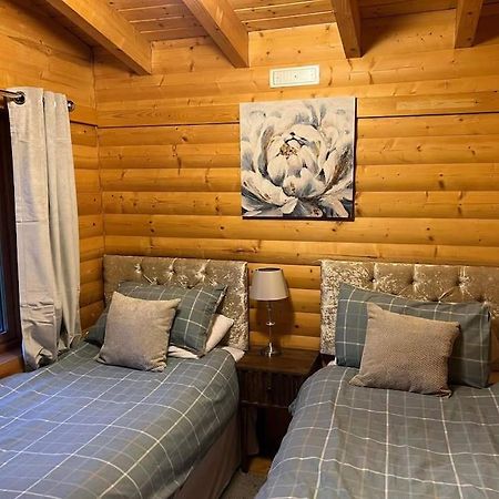 Riverside Lodge In Killiecrankie Bridge of Tilt Екстер'єр фото