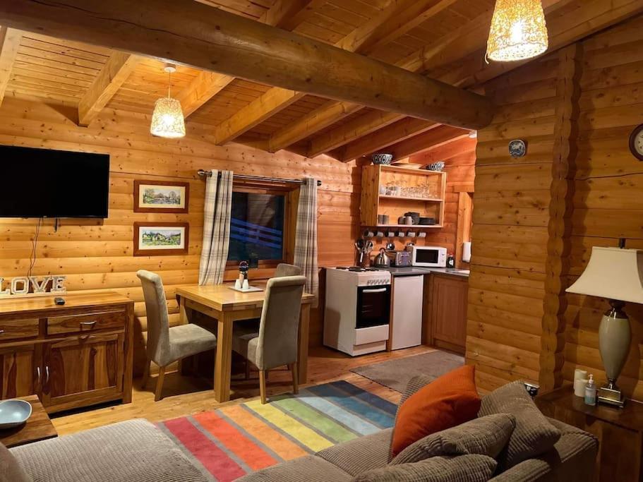 Riverside Lodge In Killiecrankie Bridge of Tilt Екстер'єр фото
